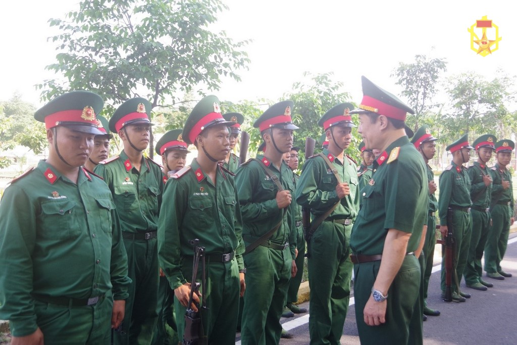 Đoàn công tác của Bộ Tư lệnh kiểm tra, làm việc với Lữ đoàn 87