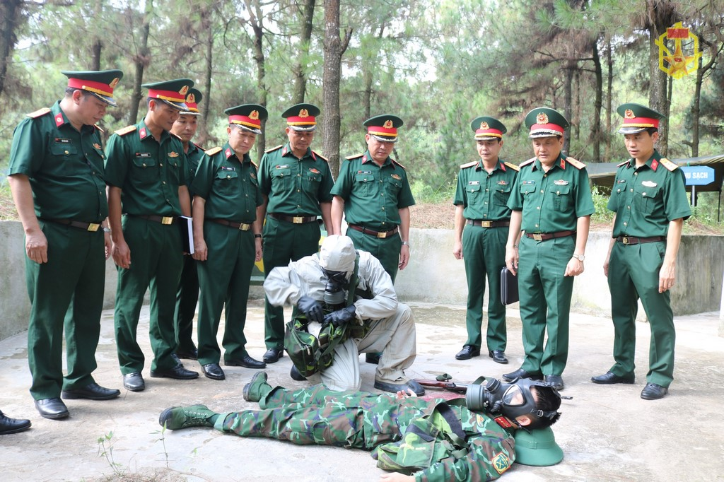 Đoàn công tác Binh chủng Hóa Học kiểm tra công tác huấn luyện và xây dựng cơ bản tại Lữ đoàn 86