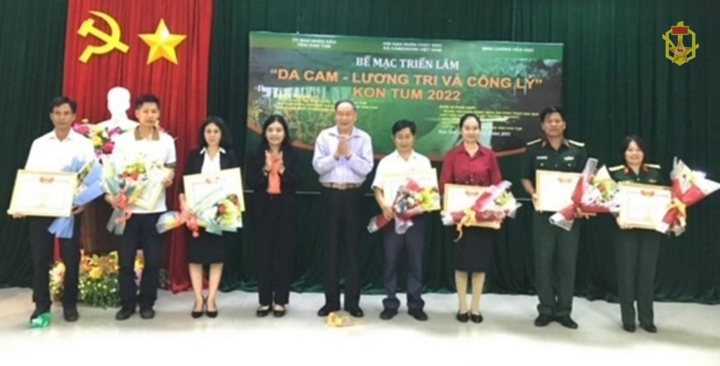 Gần 2.500 lượt khách tham quan triển lãm “Da cam - Lương tri và Công lý”