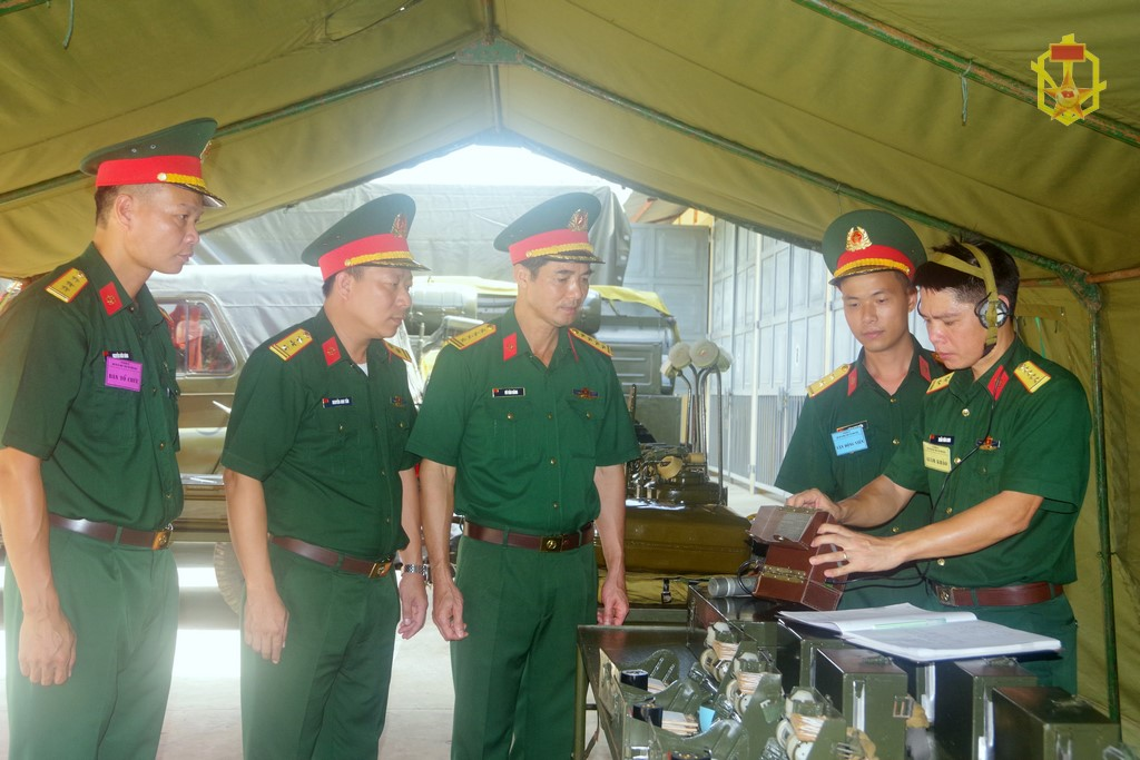 Lữ đoàn 87 tổ chức Hội thi Xe-máy, trang bị kỹ thuật tốt năm 2022