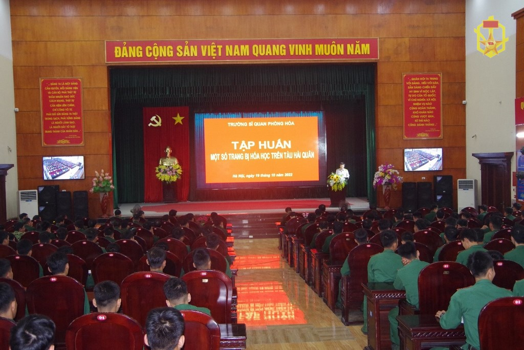 Trường Sĩ quan Phòng hóa tổ chức tập huấn một số trang bị hóa học trên tàu hải quân