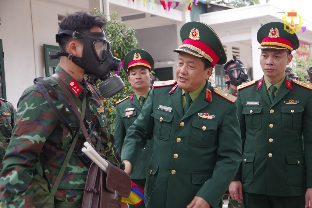 Thủ trưởng Binh chủng Hoá học kiểm tra và chúc Tết Nguyên đán Quý Mão năm 2023 tại các đơn vị
