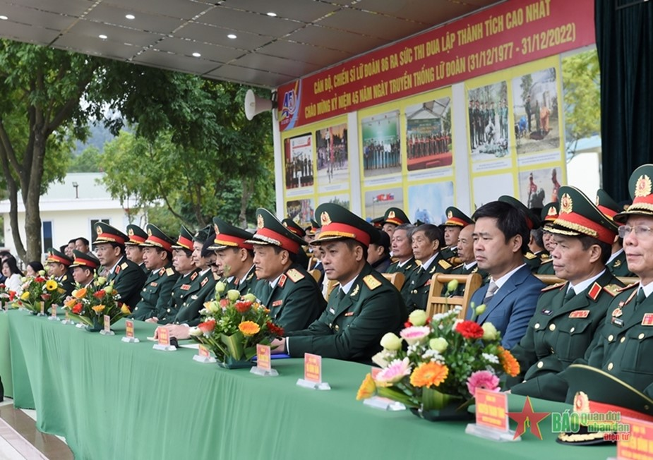 Lữ đoàn 86 (Binh chủng Hóa học) đón nhận Huân chương Bảo vệ Tổ quốc hạng Nhất