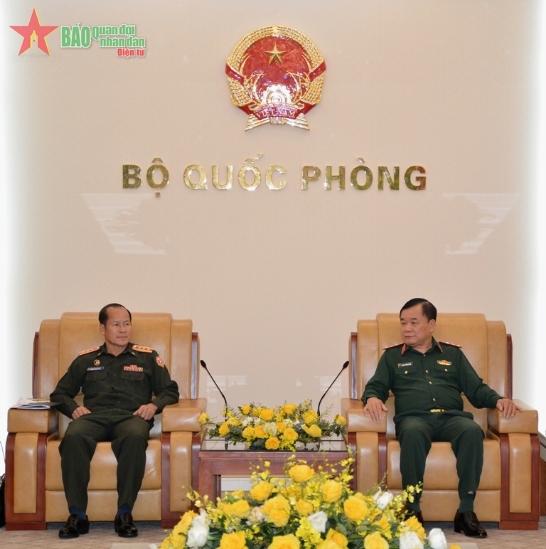 Thượng tướng Hoàng Xuân Chiến tiếp đoàn Cục Hóa học Lào