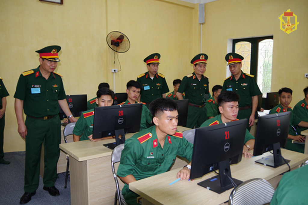 Trường Sĩ quan Phòng hoá tổ chức thi tốt nghiệp quốc gia môn CTĐ,CTCT năm 2023 cho học viên đào tạo Sĩ quan Chỉ huy Kỹ thuật Hoá học cấp phân đội, trình độ đại học, khoá 2019 - 2023