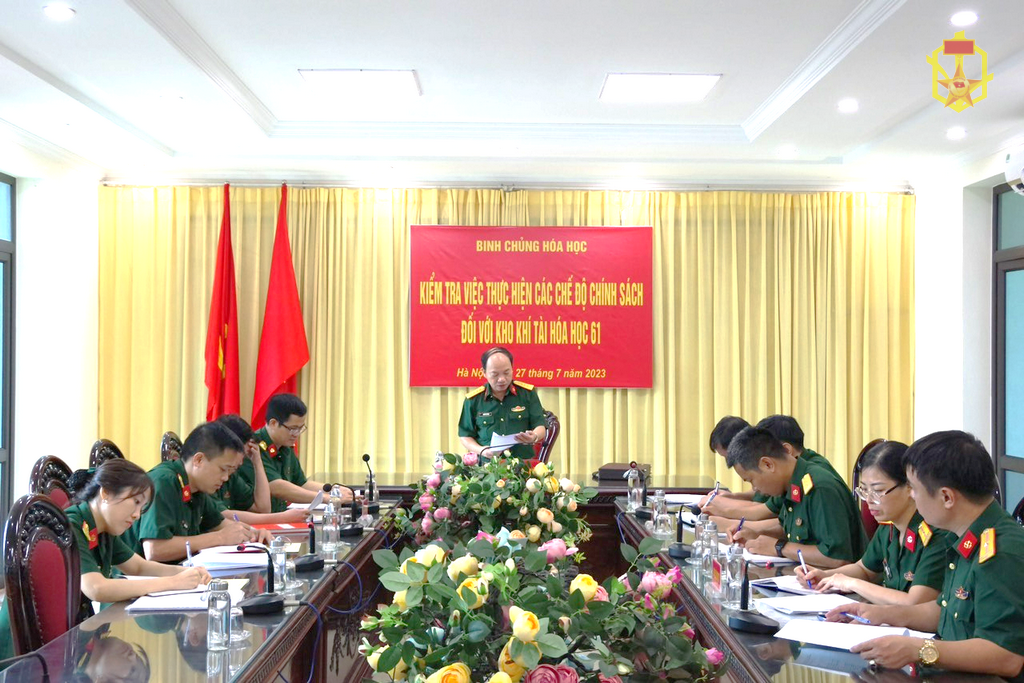 Binh chủng Hóa học kiểm tra việc thực hiện các chế độ chính sách đối với Kho khí tài Hóa học 61