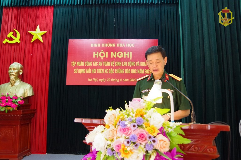 Binh chủng Hóa học tổ chức tập huấn công tác an toàn, vệ sinh lao động và khai thác, sử dụng nồi hơi trên xe đặc chủng hóa học