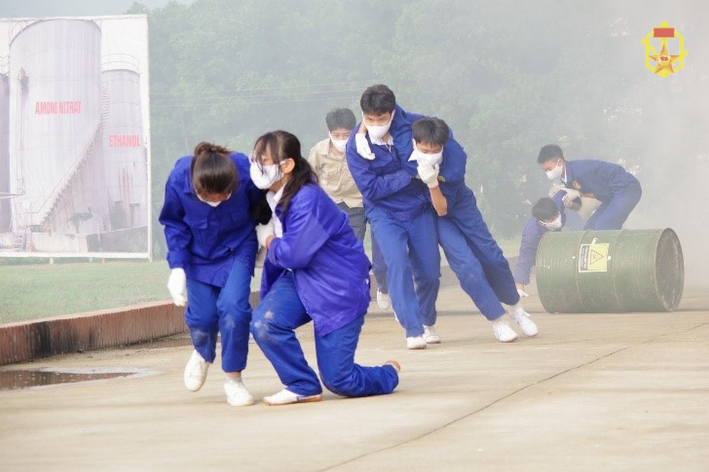 Tiểu đoàn 905 tổ chức thành công diễn tập ứng phó, khắc phục hậu quả môi trường cho đội khắc phục hậu quả môi trường năm 2023.