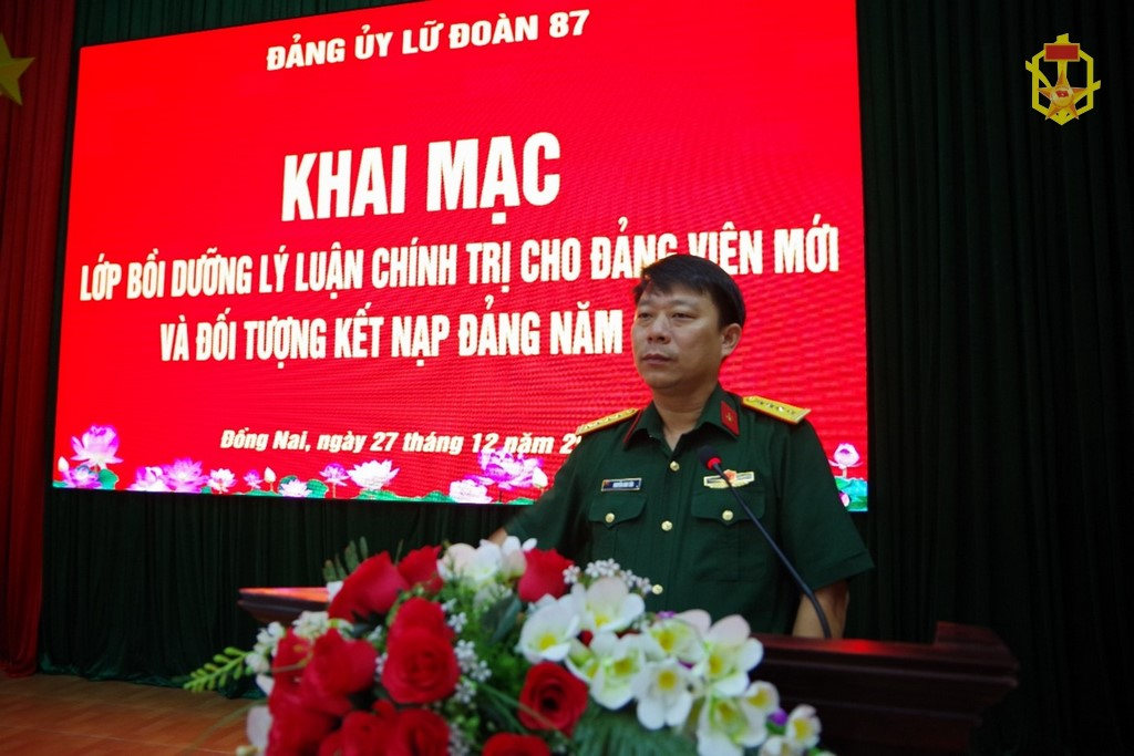 Bế mạc bồi dưỡng lý luận chính trị cho đảng viên mới và đối tượng kết nạp đảng năm 2023