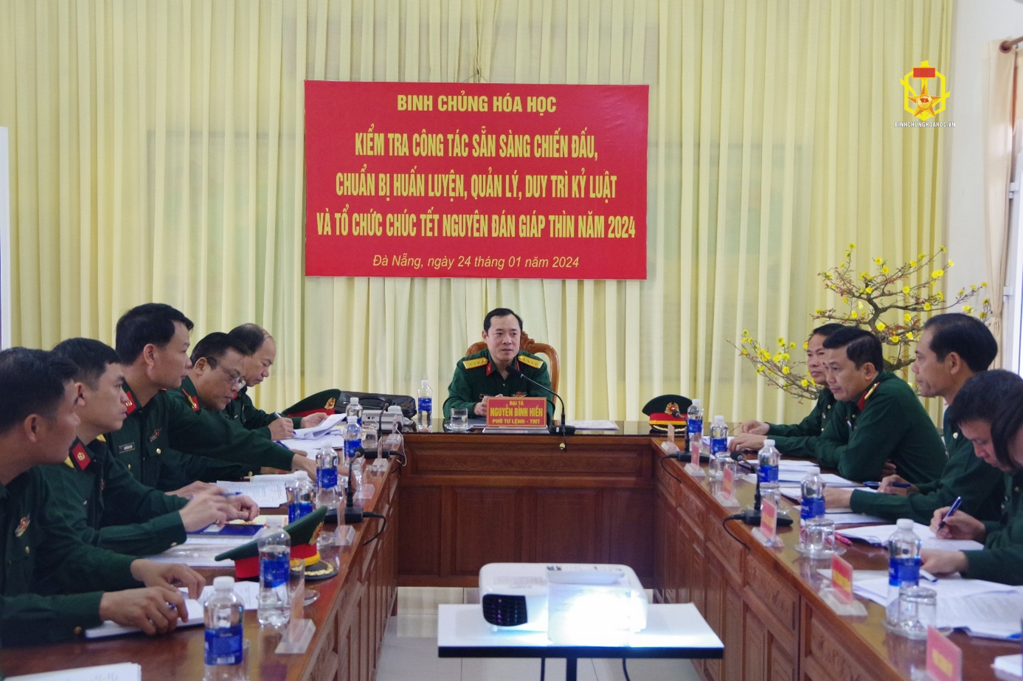 Đoàn công tác Binh chủng Hóa học kiểm tra, chúc tết Lữ đoàn 88