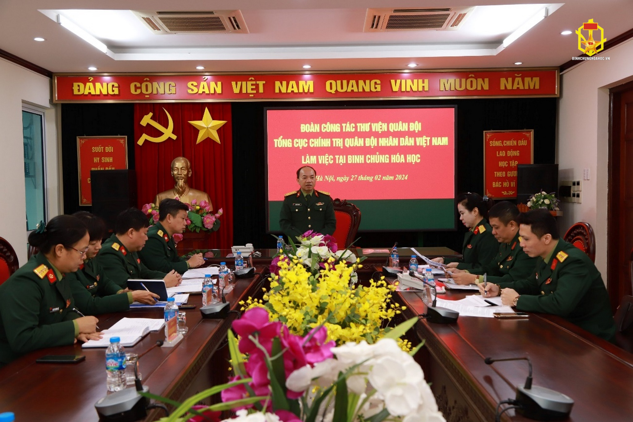 Đoàn công tác Thư viện Quân đội (Tổng cục Chính trị Quân đội nhân dân Việt Nam) kiểm tra công tác thư viện tại Binh chủng Hóa học