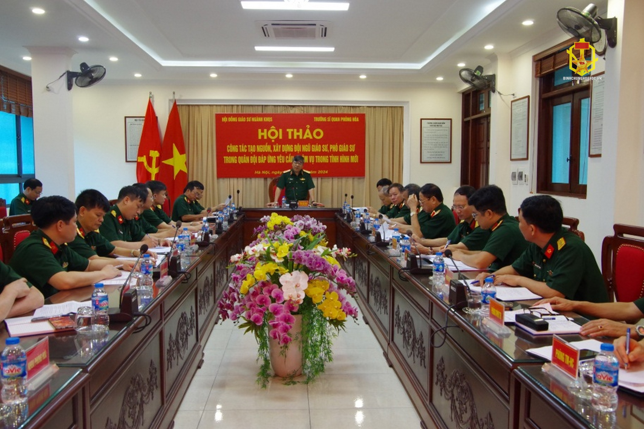 Hội đồng Giáo sư ngành Khoa học quân sự nghiên cứu thực tế và Hội thảo tại Trường Sĩ quan Phòng hoá