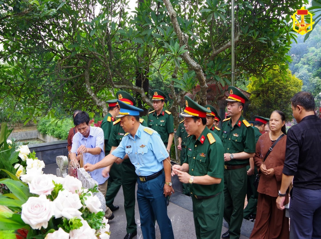 Kho Khí tài hóa học 61 tổ chức tốt các hoạt động Nhân kỷ niệm 77 năm ngày Thương binh, liệt sĩ (27/7/1947 – 27/7/2024).