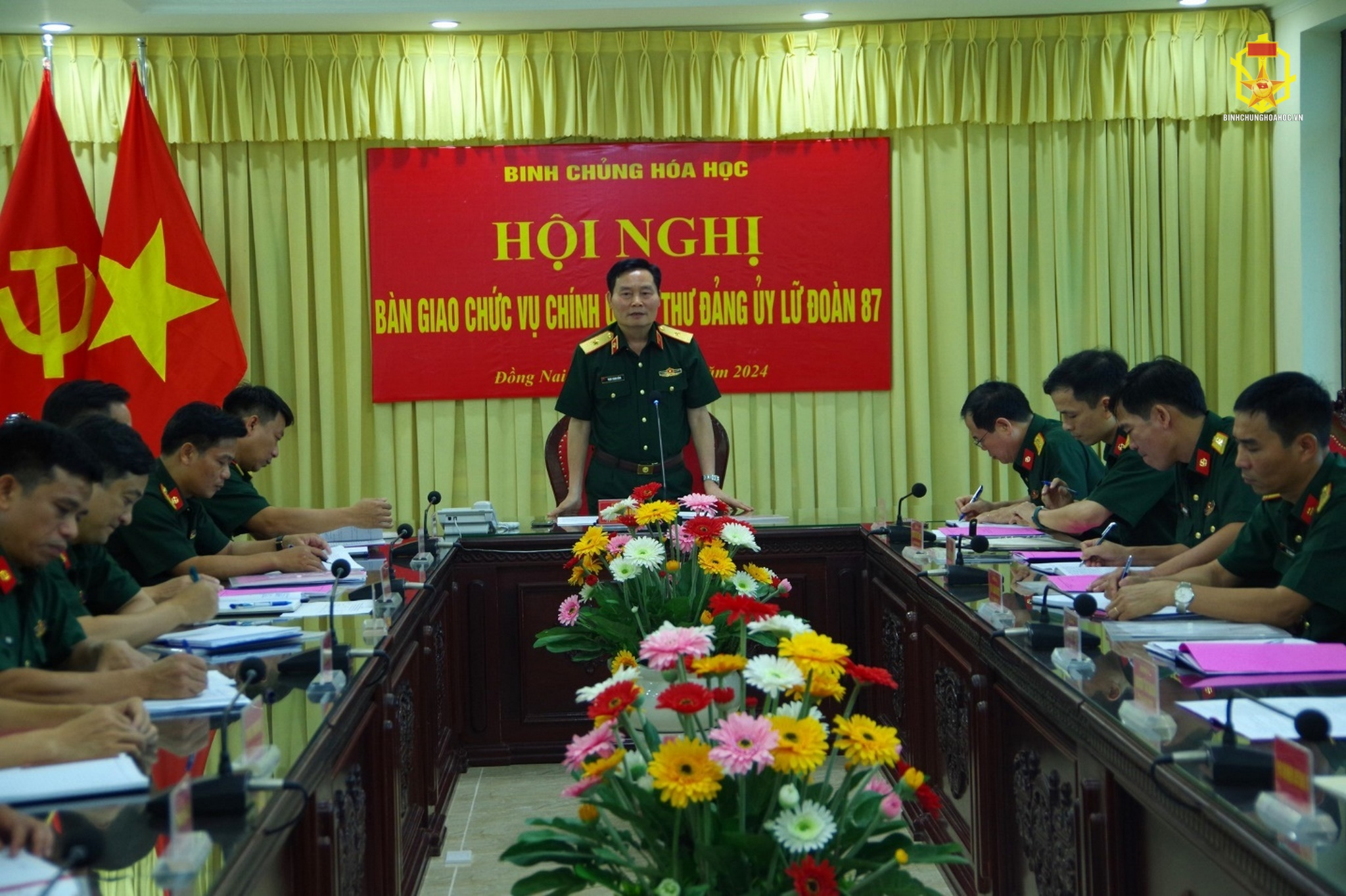 Chính ủy Binh chủng chủ trì bàn giao chức vụ Chính ủy, Bí thư Đảng ủy Lữ đoàn 87