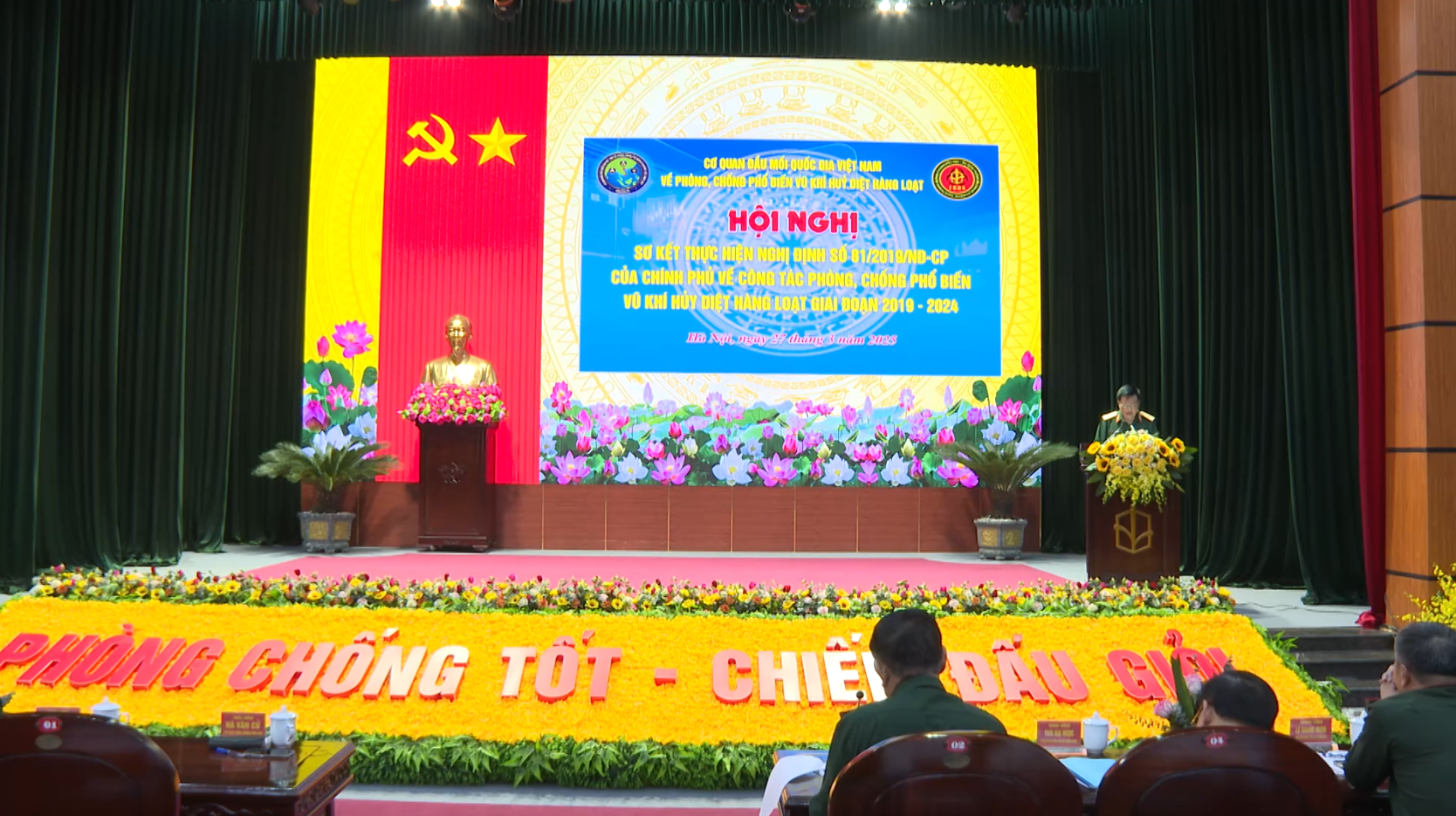 Tư lệnh Binh chủng Hoá học phát biểu tại Hội nghị sơ kết thực hiện Nghị định số 81