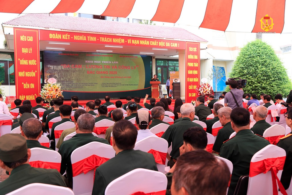 Khai mạc Triển lãm "Da cam – Lương tri và Công lý" tại Bắc Giang
