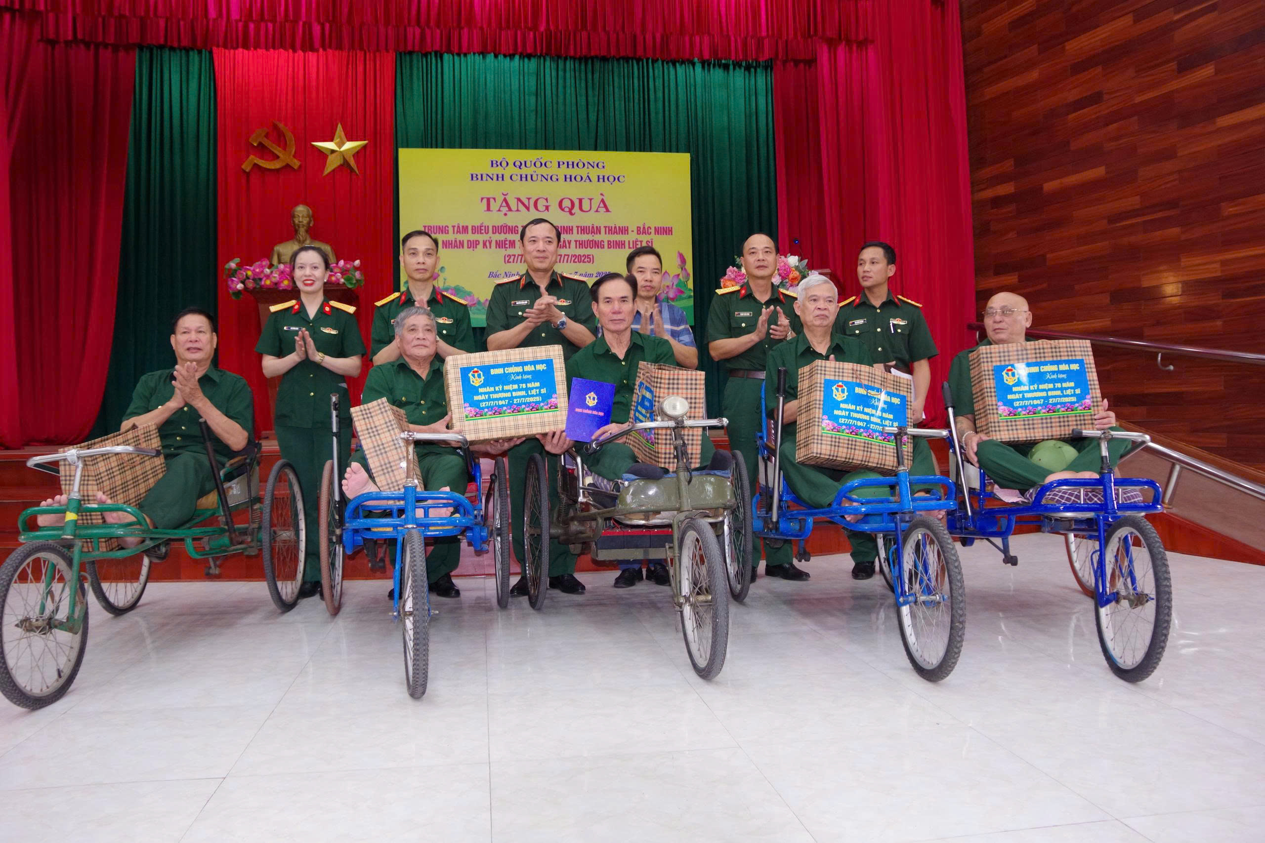 Binh chủng Hóa học thực hiện hoạt động tri ân nhân dịp 78 năm Ngày Thương binh - Liệt sĩ”
