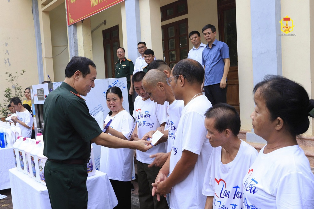 “Bộ đội Hóa học lan tỏa yêu thương - sẻ chia nỗi đau da cam”