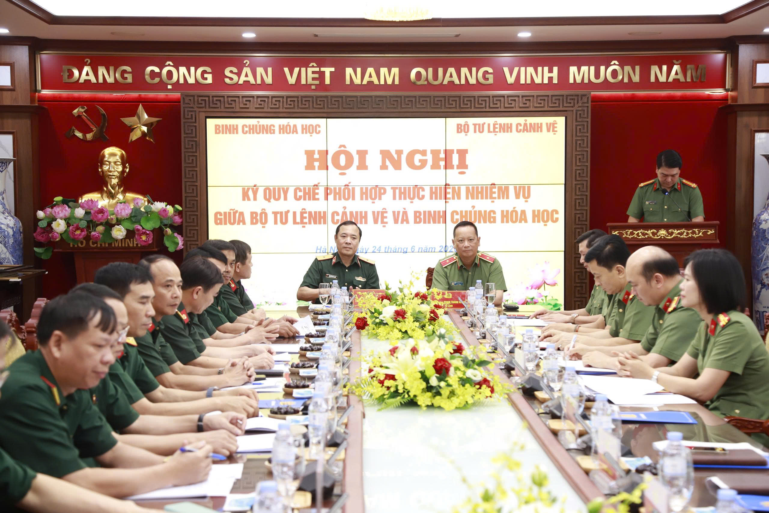 Binh chủng Hóa học và Bộ Tư lệnh Cảnh vệ ký quy chế phối hợp thực hiện nhiệm vụ